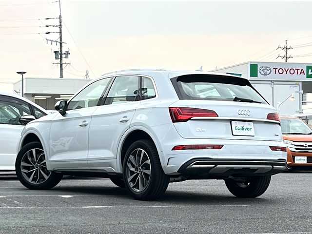 アウディ Ｑ５ 40TDIクワトロ アドバンスド 愛知県 2021(令3)年 3.7万km グレイシアホワイトメタリック /禁煙/正規ディーラー車/アドバンスドパッケージ/黒革シート//純正ナビ/BT/USB/全方位カメラ/ETC2.0//バーチャルコックピット//メモリ付きパワーシート//前後席シートヒーター//革巻きステア/ステアスイッチ/パドルシフト//ACC/速度警告/接近警告/トラフィックジャムアシスト//Audiアクティブレーンアシスト/プレセンス/サイドアシスト//純正LEDオートライト/オートハイビーム//電動パーキングブレーキ//パーキングアシスト//純正19インチAW/純正フロアマット//新車時保証書//取扱説明書//スペアスマートキー有