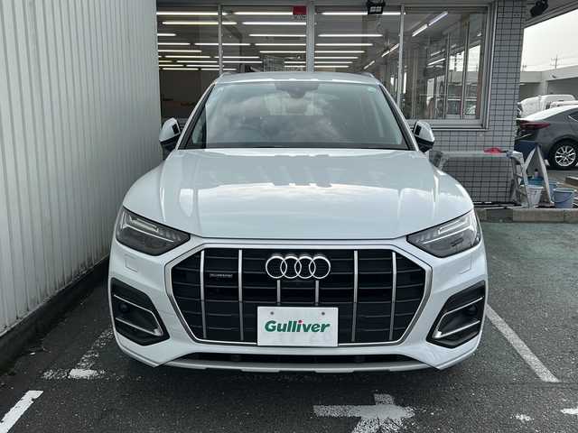 アウディ Ｑ５ 40TDIクワトロ アドバンスド 愛知県 2021(令3)年 3.7万km グレイシアホワイトメタリック /禁煙/正規ディーラー車/アドバンスドパッケージ/黒革シート//純正ナビ/BT/USB/全方位カメラ/ETC2.0//バーチャルコックピット//メモリ付きパワーシート//前後席シートヒーター//革巻きステア/ステアスイッチ/パドルシフト//ACC/速度警告/接近警告/トラフィックジャムアシスト//Audiアクティブレーンアシスト/プレセンス/サイドアシスト//純正LEDオートライト/オートハイビーム//電動パーキングブレーキ//パーキングアシスト//純正19インチAW/純正フロアマット//新車時保証書//取扱説明書//スペアスマートキー有
