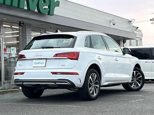 アウディ Ｑ５ 40TDIクワトロ アドバンスド 愛知県 2021(令3)年 3.7万km グレイシアホワイトメタリック /禁煙/正規ディーラー車/アドバンスドパッケージ/黒革シート//純正ナビ/BT/USB/全方位カメラ/ETC2.0//バーチャルコックピット//メモリ付きパワーシート//前後席シートヒーター//革巻きステア/ステアスイッチ/パドルシフト//ACC/速度警告/接近警告/トラフィックジャムアシスト//Audiアクティブレーンアシスト/プレセンス/サイドアシスト//純正LEDオートライト/オートハイビーム//電動パーキングブレーキ//パーキングアシスト//純正19インチAW/純正フロアマット//新車時保証書//取扱説明書//スペアスマートキー有