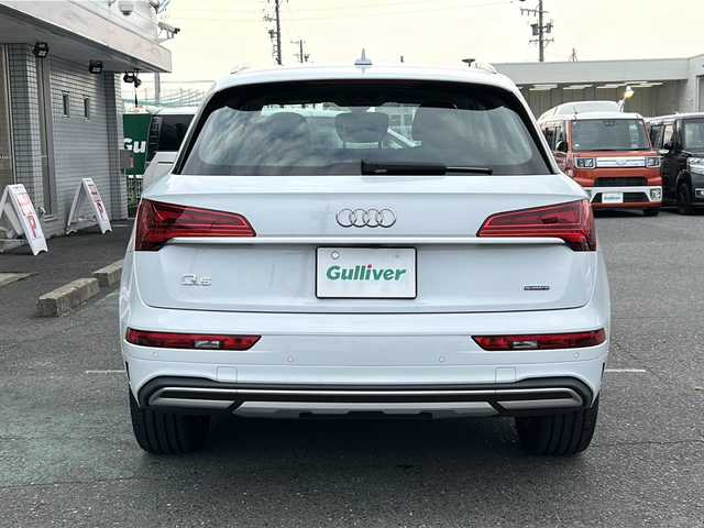 アウディ Ｑ５ 40TDIクワトロ アドバンスド 愛知県 2021(令3)年 3.7万km グレイシアホワイトメタリック /禁煙/正規ディーラー車/アドバンスドパッケージ/黒革シート//純正ナビ/BT/USB/全方位カメラ/ETC2.0//バーチャルコックピット//メモリ付きパワーシート//前後席シートヒーター//革巻きステア/ステアスイッチ/パドルシフト//ACC/速度警告/接近警告/トラフィックジャムアシスト//Audiアクティブレーンアシスト/プレセンス/サイドアシスト//純正LEDオートライト/オートハイビーム//電動パーキングブレーキ//パーキングアシスト//純正19インチAW/純正フロアマット//新車時保証書//取扱説明書//スペアスマートキー有