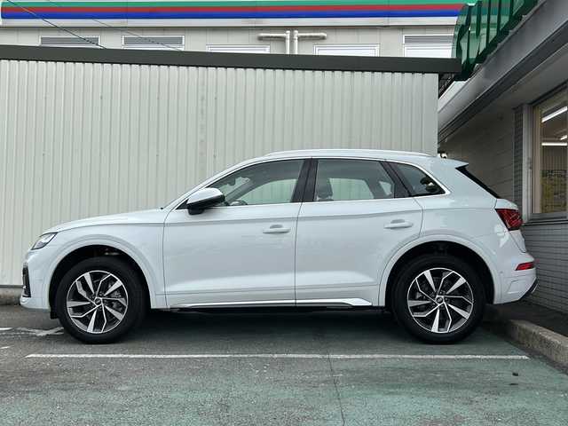 アウディ Ｑ５ 40TDIクワトロ アドバンスド 愛知県 2021(令3)年 3.7万km グレイシアホワイトメタリック /禁煙/正規ディーラー車/アドバンスドパッケージ/黒革シート//純正ナビ/BT/USB/全方位カメラ/ETC2.0//バーチャルコックピット//メモリ付きパワーシート//前後席シートヒーター//革巻きステア/ステアスイッチ/パドルシフト//ACC/速度警告/接近警告/トラフィックジャムアシスト//Audiアクティブレーンアシスト/プレセンス/サイドアシスト//純正LEDオートライト/オートハイビーム//電動パーキングブレーキ//パーキングアシスト//純正19インチAW/純正フロアマット//新車時保証書//取扱説明書//スペアスマートキー有