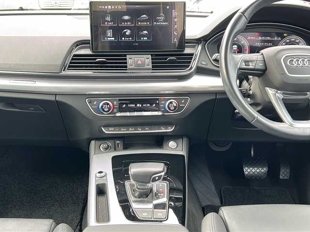 アウディ Ｑ５ 40TDIクワトロ アドバンスド 愛知県 2021(令3)年 3.7万km グレイシアホワイトメタリック /禁煙/正規ディーラー車/アドバンスドパッケージ/黒革シート//純正ナビ/BT/USB/全方位カメラ/ETC2.0//バーチャルコックピット//メモリ付きパワーシート//前後席シートヒーター//革巻きステア/ステアスイッチ/パドルシフト//ACC/速度警告/接近警告/トラフィックジャムアシスト//Audiアクティブレーンアシスト/プレセンス/サイドアシスト//純正LEDオートライト/オートハイビーム//電動パーキングブレーキ//パーキングアシスト//純正19インチAW/純正フロアマット//新車時保証書//取扱説明書//スペアスマートキー有