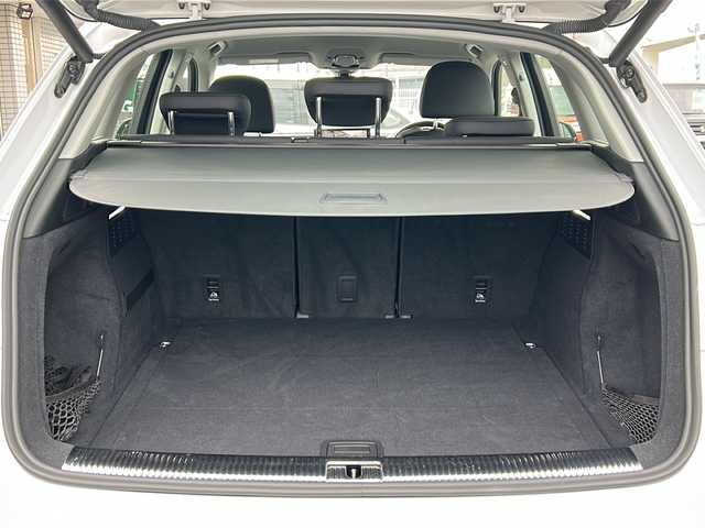 アウディ Ｑ５ 40TDIクワトロ アドバンスド 愛知県 2021(令3)年 3.7万km グレイシアホワイトメタリック /禁煙/正規ディーラー車/アドバンスドパッケージ/黒革シート//純正ナビ/BT/USB/全方位カメラ/ETC2.0//バーチャルコックピット//メモリ付きパワーシート//前後席シートヒーター//革巻きステア/ステアスイッチ/パドルシフト//ACC/速度警告/接近警告/トラフィックジャムアシスト//Audiアクティブレーンアシスト/プレセンス/サイドアシスト//純正LEDオートライト/オートハイビーム//電動パーキングブレーキ//パーキングアシスト//純正19インチAW/純正フロアマット//新車時保証書//取扱説明書//スペアスマートキー有
