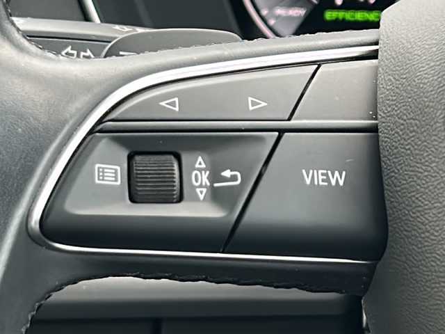 アウディ Ｑ５ 40TDIクワトロ アドバンスド 愛知県 2021(令3)年 3.7万km グレイシアホワイトメタリック /禁煙/正規ディーラー車/アドバンスドパッケージ/黒革シート//純正ナビ/BT/USB/全方位カメラ/ETC2.0//バーチャルコックピット//メモリ付きパワーシート//前後席シートヒーター//革巻きステア/ステアスイッチ/パドルシフト//ACC/速度警告/接近警告/トラフィックジャムアシスト//Audiアクティブレーンアシスト/プレセンス/サイドアシスト//純正LEDオートライト/オートハイビーム//電動パーキングブレーキ//パーキングアシスト//純正19インチAW/純正フロアマット//新車時保証書//取扱説明書//スペアスマートキー有
