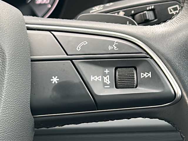 アウディ Ｑ５ 40TDIクワトロ アドバンスド 愛知県 2021(令3)年 3.7万km グレイシアホワイトメタリック /禁煙/正規ディーラー車/アドバンスドパッケージ/黒革シート//純正ナビ/BT/USB/全方位カメラ/ETC2.0//バーチャルコックピット//メモリ付きパワーシート//前後席シートヒーター//革巻きステア/ステアスイッチ/パドルシフト//ACC/速度警告/接近警告/トラフィックジャムアシスト//Audiアクティブレーンアシスト/プレセンス/サイドアシスト//純正LEDオートライト/オートハイビーム//電動パーキングブレーキ//パーキングアシスト//純正19インチAW/純正フロアマット//新車時保証書//取扱説明書//スペアスマートキー有