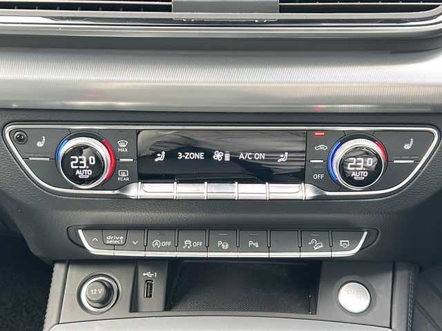 アウディ Ｑ５ 40TDIクワトロ アドバンスド 愛知県 2021(令3)年 3.7万km グレイシアホワイトメタリック /禁煙/正規ディーラー車/アドバンスドパッケージ/黒革シート//純正ナビ/BT/USB/全方位カメラ/ETC2.0//バーチャルコックピット//メモリ付きパワーシート//前後席シートヒーター//革巻きステア/ステアスイッチ/パドルシフト//ACC/速度警告/接近警告/トラフィックジャムアシスト//Audiアクティブレーンアシスト/プレセンス/サイドアシスト//純正LEDオートライト/オートハイビーム//電動パーキングブレーキ//パーキングアシスト//純正19インチAW/純正フロアマット//新車時保証書//取扱説明書//スペアスマートキー有