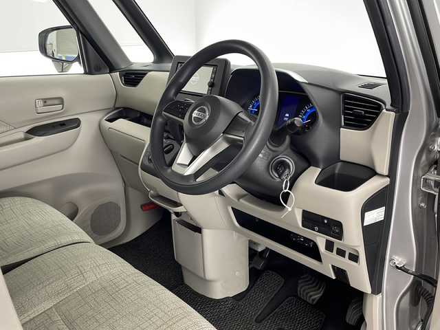 日産 ルークス S 宮崎県 2020(令2)年 6.1万km スターリングシルバーM 禁煙車/エマージェンシーブレーキ/純正ナビTV/（MJ119D-W/CD/FMAM/Bluetooth/AUX/ワンセグTV)/純正バックカメラ/純正フロアマット/両側スライドドア/クリアランスソナー/アイドリングストップ/電動格納ミラー/リアプライバシーガラス/WSRSエアバック/ABS/リモコンキー/サイドSRS/サイドカーテンSRS/新車時保証書/取扱い説明書