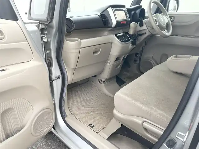 ホンダ Ｎ ＢＯＸ G Lパッケージ 千葉県 2013(平25)年 10.8万km アラバスターシルバーメタリック (株)IDOMが運営する【じしゃロン八千代店】の自社ローン対象車両になります。こちらは現金またはオートローンご利用時の価格です。自社ローンご希望の方は別途その旨お申付け下さい/純正ナビ（CD・DVD）/ワンセグテレビ/ETC/片側パワースライドドア