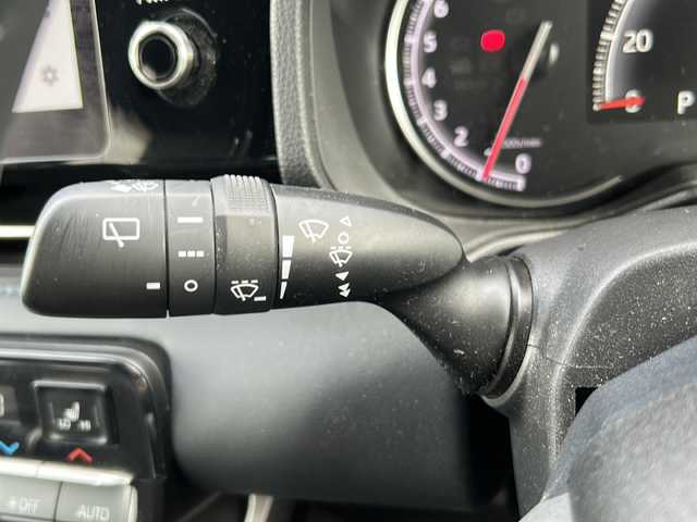 トヨタ ヴォクシー S－Z 沖縄県 2022(令4)年 1.8万km ホワイトパールクリスタルシャイン 前後ドラレコ　/両側パワスラ　/バックカメラ/ＥＴＣ　/純正ナビ　ＡＭ／ＦＭ／ＣＤ／ＢＴ　/シートヒーターＤ／Ｎ席　/コーナーセンサー　/フルセグＴＶ　/クルーズコントロール　/純正フロアマット　/ＬＥＤヘッドライト
