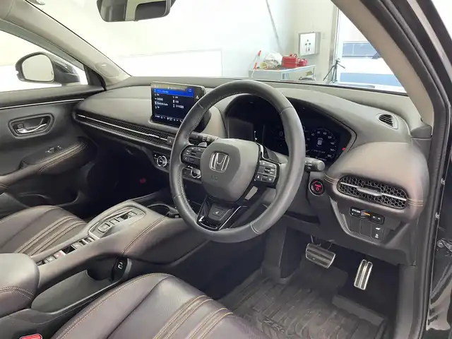 ホンダ ＺＲ－Ｖ ハイブリッド e:HEV Z 滋賀県 2023(令5)年 3.5万km クリスタルブラックパール 禁煙車/純正ナビ/【フルセグTV/Bluetooth/USB】/ETC2.0/マルチビューカメラ/BOSEサウンド/ホンダセンシング/●衝突軽減ブレーキ/●先行車発進お知らせ機能/●歩行者事故低減ステアリング/●路外逸脱抑制機能/●標識認識機能/●渋滞追従機能付アダプティブクルーズコントロール/●車線維持支援システム/●トラフィックジャムアシスト/●誤発進抑制機能/●後方誤発進抑制機能/●近距離衝突軽減ブレーキ/●パーキングセンサーシステム/●オートハイビーム/パワーシート/ドライビングポジションシステム/シートヒーター/ステアリングヒーター/ワイヤレス充電/ハンズフリーパワーバックドア/LEDヘッドライト/オートブレーキホールド