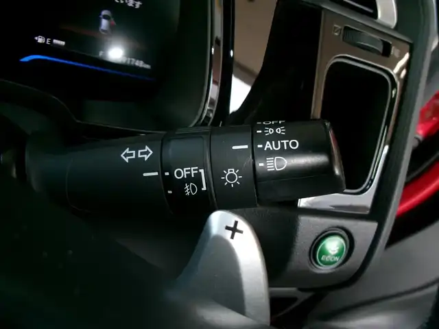 ホンダ シャトル ハイブリッド Z 群馬県 2017(平29)年 9.2万km プレミアムクリスタルレッドM ワンオーナー/4WD/シティーブレーキアクティブシステム/クルーズコントロール/インターナビ/バックカメラ/シートヒーター/ハーフレザーシート（合皮）/LEDヘッドライト/ETC