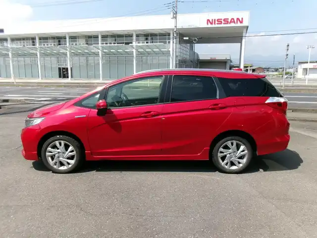 ホンダ シャトル ハイブリッド Z 群馬県 2017(平29)年 9.2万km プレミアムクリスタルレッドM ワンオーナー/4WD/シティーブレーキアクティブシステム/クルーズコントロール/インターナビ/バックカメラ/シートヒーター/ハーフレザーシート（合皮）/LEDヘッドライト/ETC