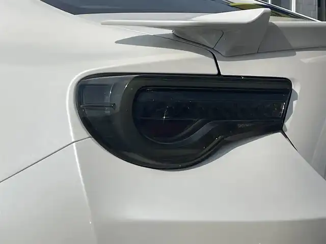 トヨタ ８６ GT リミテッド 佐賀県 2012(平24)年 13.6万km サテンホワイトパール （株)IDOMが運営する【じしゃロン佐賀店】の自社ローン専用車両になります。/こちらは現金またはオートローンご利用時の価格です。自社ローンご希望の方は別途その旨お申付け下さい/ＡＴ車　/禁煙車　/社外16インチアルミ　/ナビ／フルセグ/純正ナビ/フルセグ　/バックカメラ　　/ＢＴオーディオ　/パドルシフト