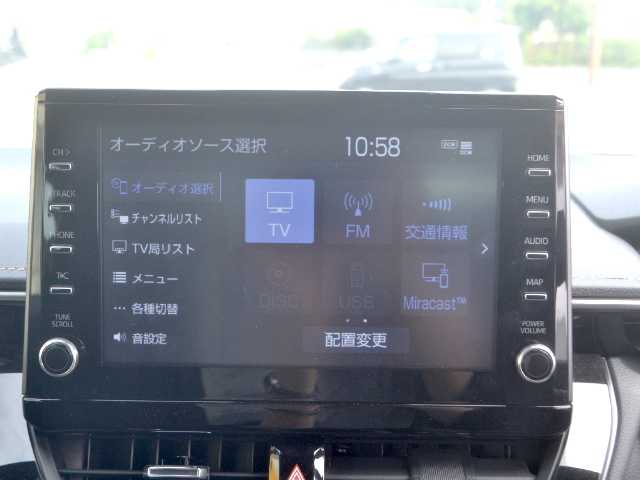 トヨタ カローラ ハイブリット ダブルバイビー 宮城県 2021(令3)年 0.5万km ホワイトパールクリスタルシャイン /　1オーナー/　9インチディスプレイオーディオ(MOP)/　　・ナビ/　　・フルセグTV/　　・Bluetooth/　　・Apple CarPlay/　　・Android Auto/　　・Miracast/　CD/DVDデッキ/　バックモニター/　ビルトインETC/　前後ドライブレコーダー/　シートヒーター/　ステアリングヒーター/　スマートキー2個/　TOYOTA Safety Sense/　ブラインドスポットモニター/　レーダークルーズコントロール/　LEDヘッドライト/　LEDフォグランプ/　AC100V/　純正17インチAW/　フロアマット/　ドアバイザー/