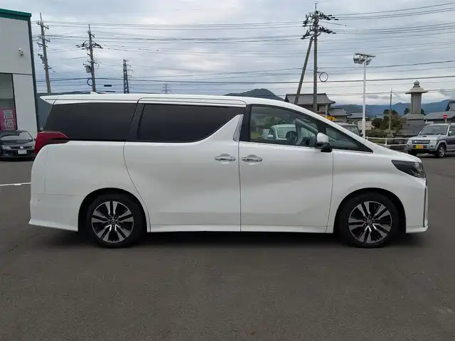 トヨタ アルファード S Cパッケージ 福井県 2020(令2)年 6.4万km ホワイトパールクリスタルシャイン 10インチメーカーオプションナビ/フルセグテレビ/パノラミックビューモニター/両側パワースライドドア/JBLプレミアムサウンド/CDチェンジャー/トヨタセーフティセンス/BSM/自動駐車システム/全車速追従機能付クルーズコントロール/前後コーナーセンサー/SOSボタン/ビルトインETC2.0/パワーシート/シートメモリー/シートヒーター・エアシート/前方ドライブレコーダー/オットマン/純正フロアマット/純正18インチAW/電動リアゲート/スマートキー