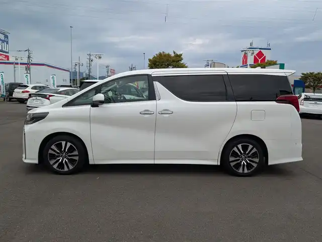 トヨタ アルファード S Cパッケージ 福井県 2020(令2)年 6.4万km ホワイトパールクリスタルシャイン 10インチメーカーオプションナビ/フルセグテレビ/パノラミックビューモニター/両側パワースライドドア/JBLプレミアムサウンド/CDチェンジャー/トヨタセーフティセンス/BSM/自動駐車システム/全車速追従機能付クルーズコントロール/前後コーナーセンサー/SOSボタン/ビルトインETC2.0/パワーシート/シートメモリー/シートヒーター・エアシート/前方ドライブレコーダー/オットマン/純正フロアマット/純正18インチAW/電動リアゲート/スマートキー