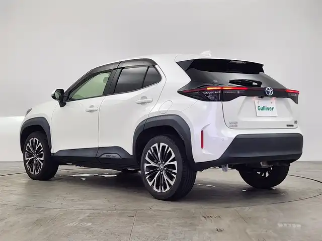 トヨタ ヤリスクロス ハイブリッド Z 愛知県 2020(令2)年 5.2万km ホワイトパールクリスタルシャイン トヨタセーフティセンス/　　・プリクラッシュセーフティ/　　・レーントレーシングアシスト/　　・レーンディバーチャーアラート/　　・レーダークルーズコントロール/　　・オートマチックハイビーム/　　・プロアクティブドライビングアシスト/ブラインドスポットモニター/ヘッドアップディスプレイ/純正8インチディスプレイオーディオ/　　BT/フルセグ/パノラミックビューモニター/ドライブレコーダー/ビルトインETC/革巻きステアリング/ステアリングリモコン/ステアリングヒーター/ハーフレザーシート/パワーシート（D席）/シートヒーター（前席）/純正LEDヘッドライト/フォグランプ/純正18インチアルミホイール/取扱説明書