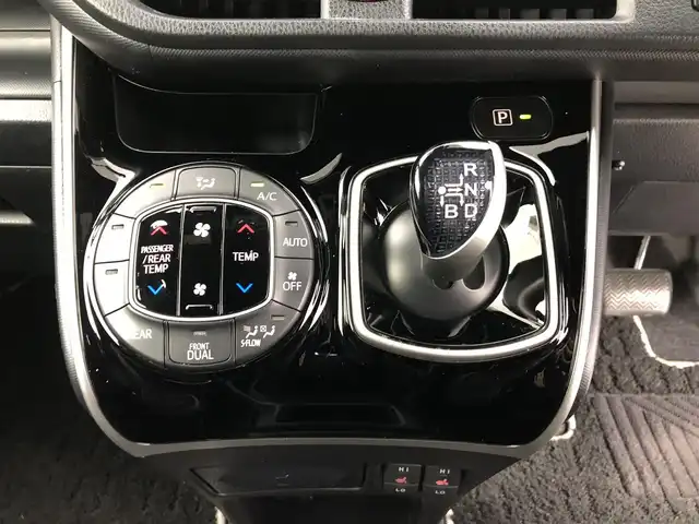 トヨタ ヴォクシー ハイブリッド ZS 煌Ⅱ 愛知県 2019(令1)年 6.6万km ブラック アルパイン11型ナビ/（Bluetooth/フルセグTV/CD/DVD/HDMI）/EX11Z/アルパイン１２．８型フリップダウンモニター/PXH12X-R/両側電動スライドドア/トヨタセーフティセンス/・プリクラッシュセーフティ/・レーンアシスト/・オートマチックハイビーム/前席シートヒーター/バック・サイド・フロントカメラ/HDMI/純正１６インチAW/205/55/R16/ドライブレコーダー/ZDR-015/純正LEDライト/クルーズコントロール/スマートキー/保証書/取扱説明書