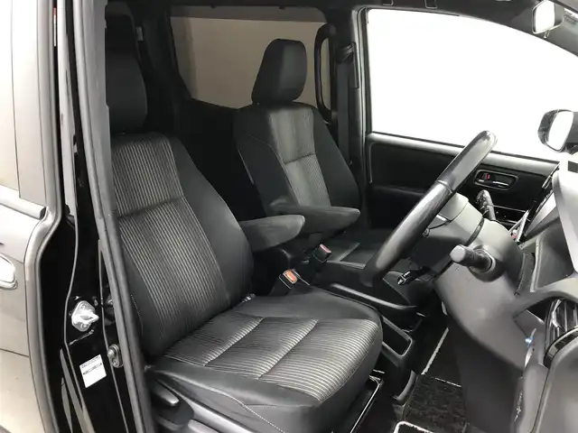 トヨタ ヴォクシー ハイブリッド ZS 煌Ⅱ 愛知県 2019(令1)年 6.6万km ブラック アルパイン11型ナビ/（Bluetooth/フルセグTV/CD/DVD/HDMI）/EX11Z/アルパイン１２．８型フリップダウンモニター/PXH12X-R/両側電動スライドドア/トヨタセーフティセンス/・プリクラッシュセーフティ/・レーンアシスト/・オートマチックハイビーム/前席シートヒーター/バック・サイド・フロントカメラ/HDMI/純正１６インチAW/205/55/R16/ドライブレコーダー/ZDR-015/純正LEDライト/クルーズコントロール/スマートキー/保証書/取扱説明書