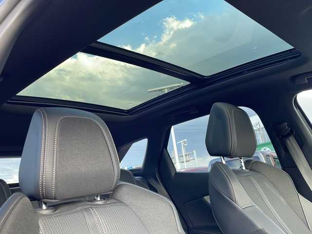 プジョー プジョー ３００８ GT 徳島県 2022(令4)年 2.7万km ペルラネラブラック 純正ナビ/（BT/ラジオ/USB）/サンルーフ/全方位カメラ/ETC/ドライブレコーダー/電動リアゲート/運転席マッサージ機能/ヒルディセントコントロール/パドルシフト/パワーバックドア/ブラインドスポットモニター/シートメモリ/パワーシート/シートヒーター/LEDヘッドライト/前後コーナーセンサー