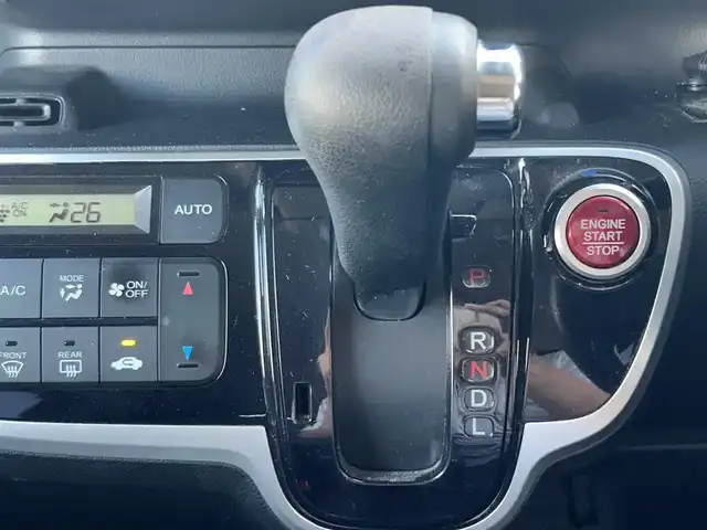 ホンダ Ｎ ＢＯＸ カスタム G L SSパッケージ 兵庫県 2015(平27)年 7.9万km スマートブラック 社外7インチナビ/　（AM/FM/CD/DVD/BT)/ワンセグTV/バックカメラ/プッシュスタート/横滑り防止装置/ステアリングリモコン/ETC/両側パワースライドドア/リアサンシェード/カーテンエアバック/純正フロアマット/ドアバイザー/純正14インチアルミホイール/スペアキー1本