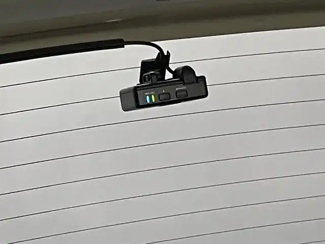 スズキ クロスビー HYBRID MZ 群馬県 2023(令5)年 2.8万km キャラバンアイボリーパールメタリック/ホワイト 2トーンルーフ ７インチディスプレイオーディオ　バックカメラ　衝突軽減システム　アダプティブクルーズコントロール　レーンアシスト　シートヒーター　障害物センサー　横滑り防止　アイドリングストップ　スマートキー　禁煙車