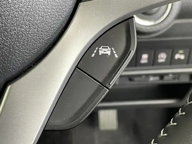 スズキ クロスビー HYBRID MZ 群馬県 2023(令5)年 2.8万km キャラバンアイボリーパールメタリック/ホワイト 2トーンルーフ ７インチディスプレイオーディオ　バックカメラ　衝突軽減システム　アダプティブクルーズコントロール　レーンアシスト　シートヒーター　障害物センサー　横滑り防止　アイドリングストップ　スマートキー　禁煙車