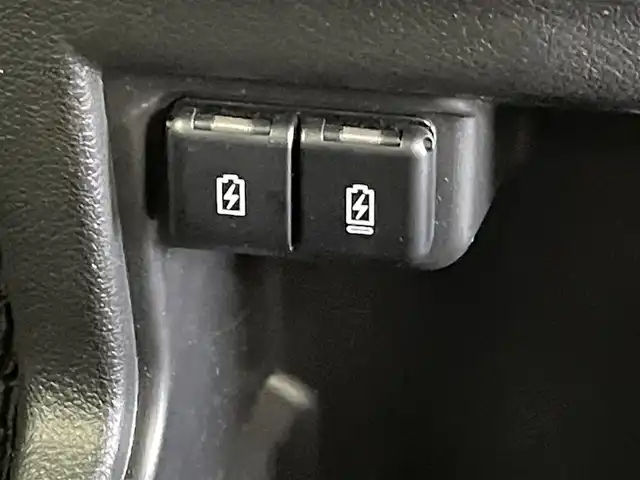 スズキ クロスビー HYBRID MZ 群馬県 2023(令5)年 2.8万km キャラバンアイボリーパールメタリック/ホワイト 2トーンルーフ ７インチディスプレイオーディオ　バックカメラ　衝突軽減システム　アダプティブクルーズコントロール　レーンアシスト　シートヒーター　障害物センサー　横滑り防止　アイドリングストップ　スマートキー　禁煙車