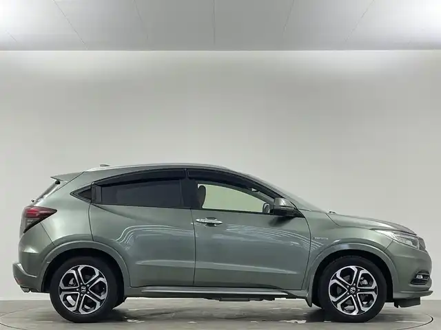 ホンダ ヴェゼル ハイブリッド Z ホンダセンシング 埼玉県 2018(平30)年 4.8万km シルバーミストグリーンM 純正８型ナビ　シートヒーター　Ｂカメラ　衝突軽減　ＬＥＤヘッドライト　純正フロアマット　メモリー付パワーシート　寒冷地仕様　ＭＴモード付　フルセグＴＶ　スマートキー　チップアップ　ルーフレール