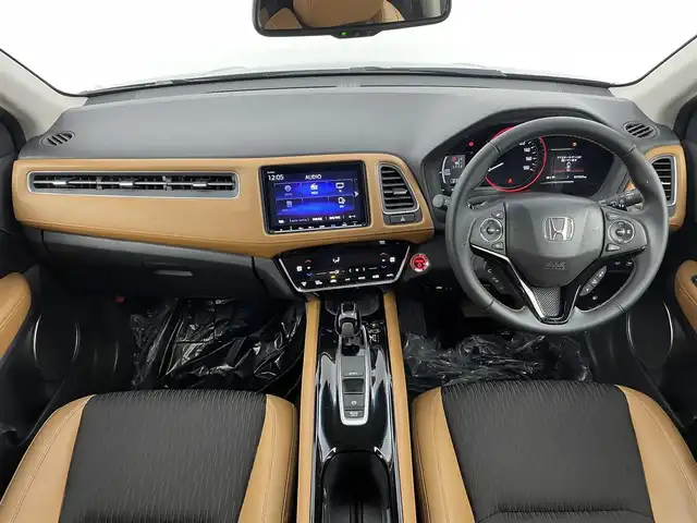 ホンダ ヴェゼル ハイブリッド Z ホンダセンシング 埼玉県 2018(平30)年 4.8万km シルバーミストグリーンM 純正８型ナビ　シートヒーター　Ｂカメラ　衝突軽減　ＬＥＤヘッドライト　純正フロアマット　メモリー付パワーシート　寒冷地仕様　ＭＴモード付　フルセグＴＶ　スマートキー　チップアップ　ルーフレール