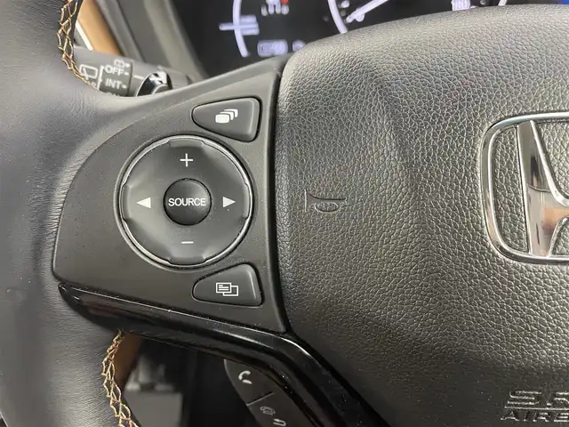 ホンダ ヴェゼル ハイブリッド Z ホンダセンシング 埼玉県 2018(平30)年 4.8万km シルバーミストグリーンM 純正８型ナビ　シートヒーター　Ｂカメラ　衝突軽減　ＬＥＤヘッドライト　純正フロアマット　メモリー付パワーシート　寒冷地仕様　ＭＴモード付　フルセグＴＶ　スマートキー　チップアップ　ルーフレール