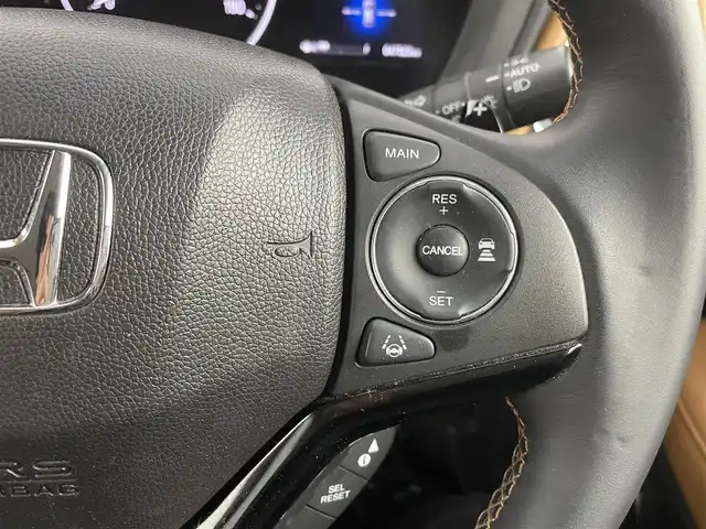 ホンダ ヴェゼル ハイブリッド Z ホンダセンシング 埼玉県 2018(平30)年 4.8万km シルバーミストグリーンM 純正８型ナビ　シートヒーター　Ｂカメラ　衝突軽減　ＬＥＤヘッドライト　純正フロアマット　メモリー付パワーシート　寒冷地仕様　ＭＴモード付　フルセグＴＶ　スマートキー　チップアップ　ルーフレール