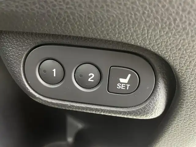 ホンダ ヴェゼル ハイブリッド Z ホンダセンシング 埼玉県 2018(平30)年 4.8万km シルバーミストグリーンM 純正８型ナビ　シートヒーター　Ｂカメラ　衝突軽減　ＬＥＤヘッドライト　純正フロアマット　メモリー付パワーシート　寒冷地仕様　ＭＴモード付　フルセグＴＶ　スマートキー　チップアップ　ルーフレール