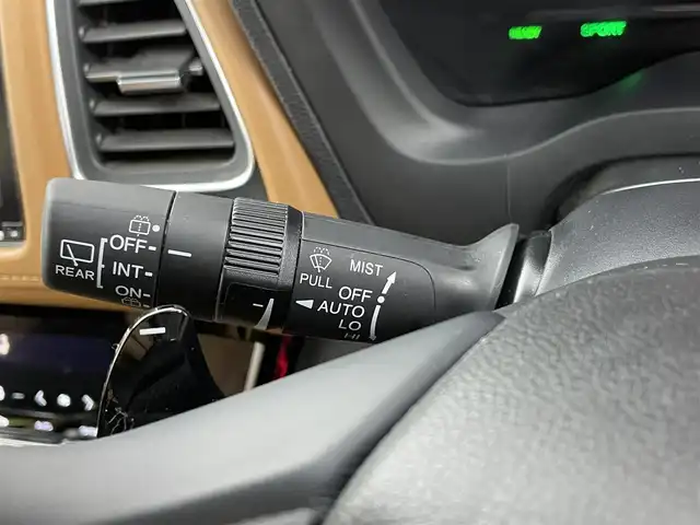 ホンダ ヴェゼル ハイブリッド Z ホンダセンシング 埼玉県 2018(平30)年 4.8万km シルバーミストグリーンM 純正８型ナビ　シートヒーター　Ｂカメラ　衝突軽減　ＬＥＤヘッドライト　純正フロアマット　メモリー付パワーシート　寒冷地仕様　ＭＴモード付　フルセグＴＶ　スマートキー　チップアップ　ルーフレール