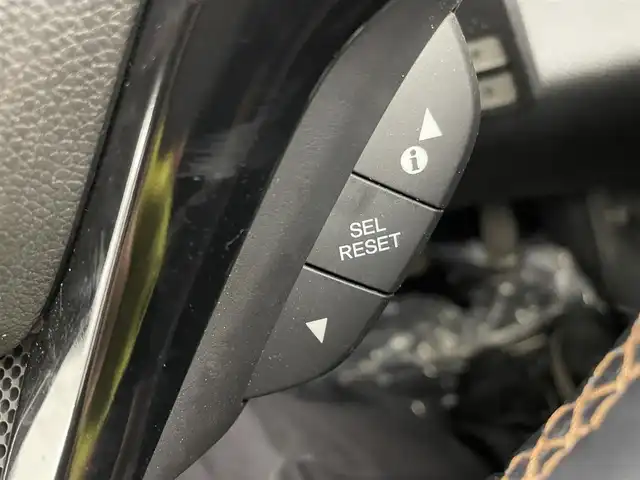 ホンダ ヴェゼル ハイブリッド Z ホンダセンシング 埼玉県 2018(平30)年 4.8万km シルバーミストグリーンM 純正８型ナビ　シートヒーター　Ｂカメラ　衝突軽減　ＬＥＤヘッドライト　純正フロアマット　メモリー付パワーシート　寒冷地仕様　ＭＴモード付　フルセグＴＶ　スマートキー　チップアップ　ルーフレール