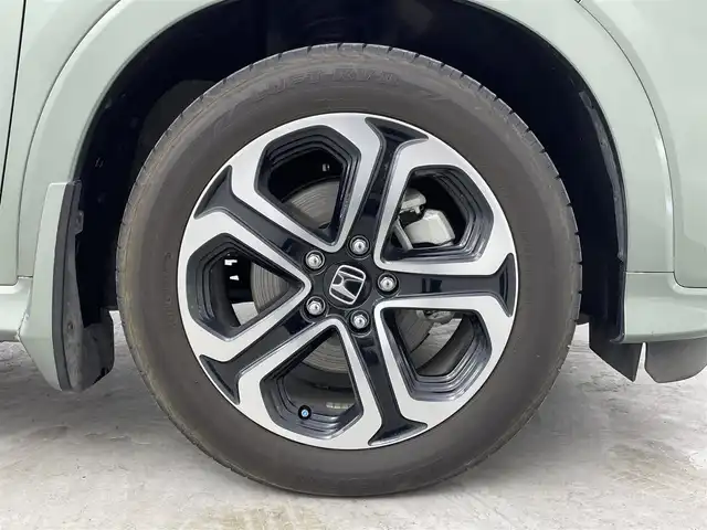 ホンダ ヴェゼル ハイブリッド Z ホンダセンシング 埼玉県 2018(平30)年 4.8万km シルバーミストグリーンM 純正８型ナビ　シートヒーター　Ｂカメラ　衝突軽減　ＬＥＤヘッドライト　純正フロアマット　メモリー付パワーシート　寒冷地仕様　ＭＴモード付　フルセグＴＶ　スマートキー　チップアップ　ルーフレール