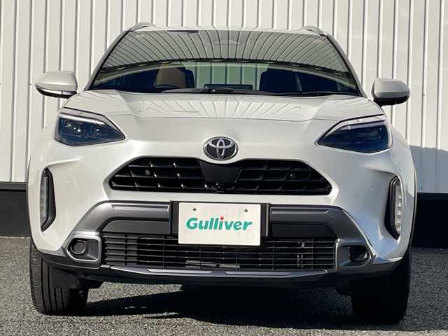 トヨタ ヤリスクロス ハイブリッド Z アドベンチャー 千葉県 2025(令7)年 0.2万km プラチナホワイトパールマイカ 純正ディスプレイオーディオ（ナビキット付き）/(AM/FM/フルセグTV/BT)/全周囲カメラ/ドライブレコーダー/ブラインドスポットモニター/パーキングアシスト/衝突被害軽減システム/車線逸脱警報/オートライト/クルーズコントロール/ハーフレザーシート/横滑り防止装置/ETC2.0/アイドリングストップ/LEDヘッドライト/ウィンカーミラー/電動格納ミラー/純正18インチAW/シートヒーター/シートリフター/ステアリングヒーター/プッシュスタート/スマートキー