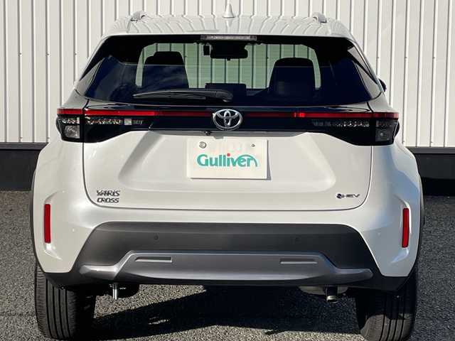 トヨタ ヤリスクロス ハイブリッド Z アドベンチャー 千葉県 2025(令7)年 0.2万km プラチナホワイトパールマイカ 純正ディスプレイオーディオ（ナビキット付き）/(AM/FM/フルセグTV/BT)/全周囲カメラ/ドライブレコーダー/ブラインドスポットモニター/パーキングアシスト/衝突被害軽減システム/車線逸脱警報/オートライト/クルーズコントロール/ハーフレザーシート/横滑り防止装置/ETC2.0/アイドリングストップ/LEDヘッドライト/ウィンカーミラー/電動格納ミラー/純正18インチAW/シートヒーター/シートリフター/ステアリングヒーター/プッシュスタート/スマートキー