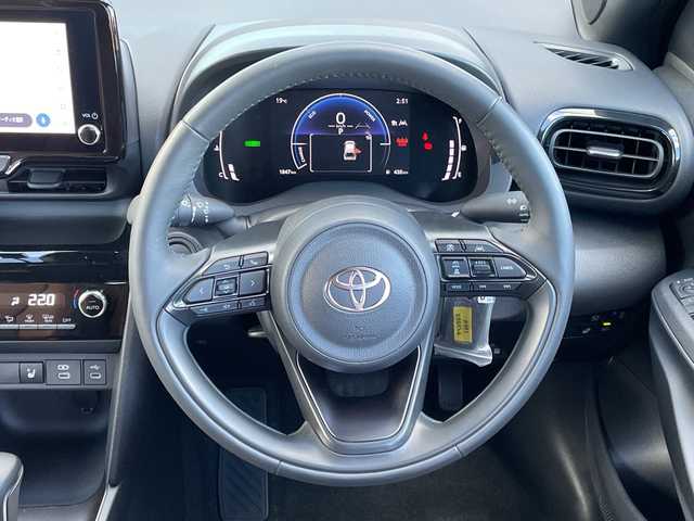 トヨタ ヤリスクロス ハイブリッド Z アドベンチャー 千葉県 2025(令7)年 0.2万km プラチナホワイトパールマイカ 純正ディスプレイオーディオ（ナビキット付き）/(AM/FM/フルセグTV/BT)/全周囲カメラ/ドライブレコーダー/ブラインドスポットモニター/パーキングアシスト/衝突被害軽減システム/車線逸脱警報/オートライト/クルーズコントロール/ハーフレザーシート/横滑り防止装置/ETC2.0/アイドリングストップ/LEDヘッドライト/ウィンカーミラー/電動格納ミラー/純正18インチAW/シートヒーター/シートリフター/ステアリングヒーター/プッシュスタート/スマートキー