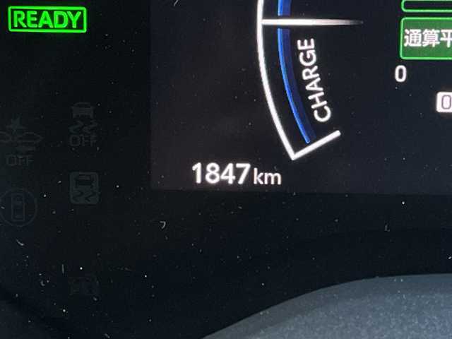 トヨタ ヤリスクロス ハイブリッド Z アドベンチャー 千葉県 2025(令7)年 0.2万km プラチナホワイトパールマイカ 純正ディスプレイオーディオ（ナビキット付き）/(AM/FM/フルセグTV/BT)/全周囲カメラ/ドライブレコーダー/ブラインドスポットモニター/パーキングアシスト/衝突被害軽減システム/車線逸脱警報/オートライト/クルーズコントロール/ハーフレザーシート/横滑り防止装置/ETC2.0/アイドリングストップ/LEDヘッドライト/ウィンカーミラー/電動格納ミラー/純正18インチAW/シートヒーター/シートリフター/ステアリングヒーター/プッシュスタート/スマートキー