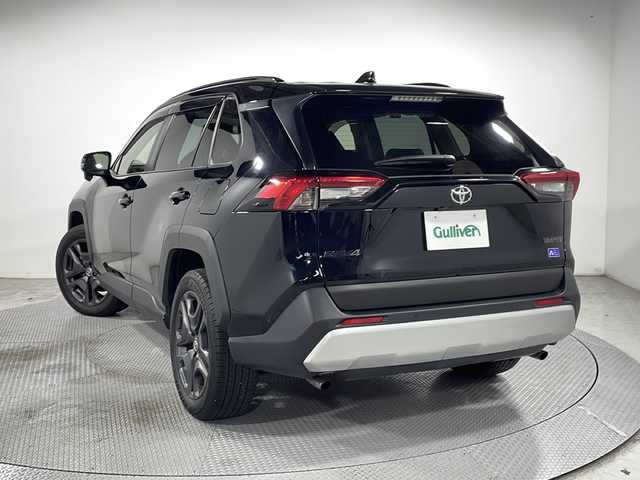トヨタ ＲＡＶ４ アドベンチャー 広島県 2022(令4)年 2.5万km アティチュードブラックマイカ 純正９型ナビ/バックカメラ/デジタルインナーミラー/ブラインドスポットモニター/温冷シート/パワーシート/ステアリングヒーター/レーダークルーズコントロール/前後ドラレコ/ＥＴＣ２．０/電動パーキングブレーキ/衝突軽減/オートマチックハイビーム/レーンキープアシスト/踏み間違い防止/純正19インチアルミホイール(235/55/19)/エアバッグ(運転席/助手席/サイド/カーテン)
