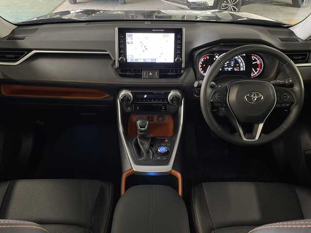 トヨタ ＲＡＶ４ アドベンチャー 広島県 2022(令4)年 2.5万km アティチュードブラックマイカ 純正９型ナビ/バックカメラ/デジタルインナーミラー/ブラインドスポットモニター/温冷シート/パワーシート/ステアリングヒーター/レーダークルーズコントロール/前後ドラレコ/ＥＴＣ２．０/電動パーキングブレーキ/衝突軽減/オートマチックハイビーム/レーンキープアシスト/踏み間違い防止/純正19インチアルミホイール(235/55/19)/エアバッグ(運転席/助手席/サイド/カーテン)