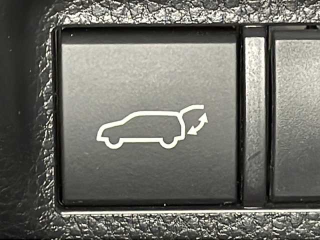 トヨタ ＲＡＶ４ アドベンチャー 広島県 2022(令4)年 2.5万km アティチュードブラックマイカ 純正９型ナビ/バックカメラ/デジタルインナーミラー/ブラインドスポットモニター/温冷シート/パワーシート/ステアリングヒーター/レーダークルーズコントロール/前後ドラレコ/ＥＴＣ２．０/電動パーキングブレーキ/衝突軽減/オートマチックハイビーム/レーンキープアシスト/踏み間違い防止/純正19インチアルミホイール(235/55/19)/エアバッグ(運転席/助手席/サイド/カーテン)