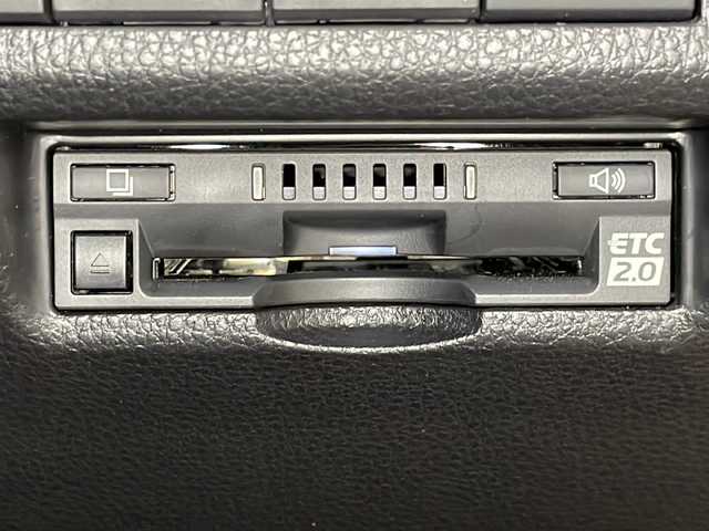 トヨタ ＲＡＶ４ アドベンチャー 広島県 2022(令4)年 2.5万km アティチュードブラックマイカ 純正９型ナビ/バックカメラ/デジタルインナーミラー/ブラインドスポットモニター/温冷シート/パワーシート/ステアリングヒーター/レーダークルーズコントロール/前後ドラレコ/ＥＴＣ２．０/電動パーキングブレーキ/衝突軽減/オートマチックハイビーム/レーンキープアシスト/踏み間違い防止/純正19インチアルミホイール(235/55/19)/エアバッグ(運転席/助手席/サイド/カーテン)