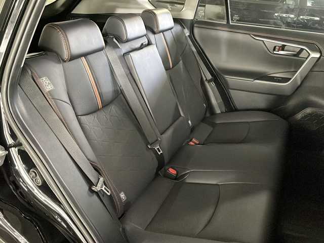 トヨタ ＲＡＶ４ アドベンチャー 広島県 2022(令4)年 2.5万km アティチュードブラックマイカ 純正９型ナビ/バックカメラ/デジタルインナーミラー/ブラインドスポットモニター/温冷シート/パワーシート/ステアリングヒーター/レーダークルーズコントロール/前後ドラレコ/ＥＴＣ２．０/電動パーキングブレーキ/衝突軽減/オートマチックハイビーム/レーンキープアシスト/踏み間違い防止/純正19インチアルミホイール(235/55/19)/エアバッグ(運転席/助手席/サイド/カーテン)