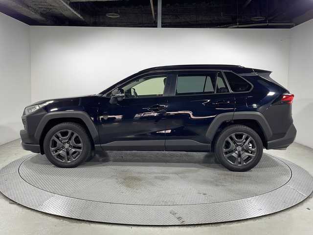 トヨタ ＲＡＶ４ アドベンチャー 広島県 2022(令4)年 2.5万km アティチュードブラックマイカ 純正９型ナビ/バックカメラ/デジタルインナーミラー/ブラインドスポットモニター/温冷シート/パワーシート/ステアリングヒーター/レーダークルーズコントロール/前後ドラレコ/ＥＴＣ２．０/電動パーキングブレーキ/衝突軽減/オートマチックハイビーム/レーンキープアシスト/踏み間違い防止/純正19インチアルミホイール(235/55/19)/エアバッグ(運転席/助手席/サイド/カーテン)