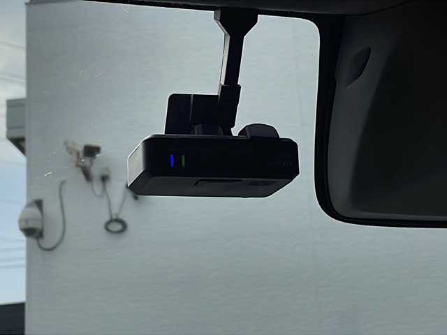 日産 ＮＶ１００クリッパー リオ E 愛知県 2019(平31)年 1.2万km ムーンライトバイオレット /禁煙//ワンオーナー//４WD//インテリジェントエマージェンシーブレーキ//CD再生・ラジオ//運転席シートヒーター//パワースライドドア//プッシュスタート//スマートキー//ETC//ドライブレコーダー//リヤヒーター//HIDオートライト//純正フロアマット//ドアバイザー//バニティミラー//横滑り防止//スペアキー//新車時保証書//取扱説明書