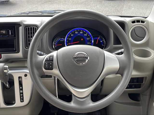 日産 ＮＶ１００クリッパー リオ E 愛知県 2019(平31)年 1.2万km ムーンライトバイオレット /禁煙//ワンオーナー//４WD//インテリジェントエマージェンシーブレーキ//CD再生・ラジオ//運転席シートヒーター//パワースライドドア//プッシュスタート//スマートキー//ETC//ドライブレコーダー//リヤヒーター//HIDオートライト//純正フロアマット//ドアバイザー//バニティミラー//横滑り防止//スペアキー//新車時保証書//取扱説明書