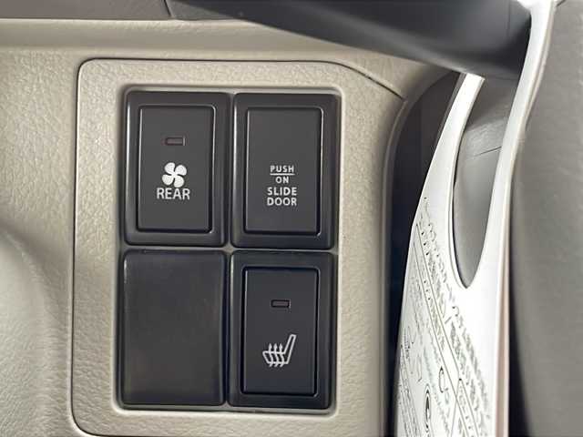 日産 ＮＶ１００クリッパー リオ E 愛知県 2019(平31)年 1.2万km ムーンライトバイオレット /禁煙//ワンオーナー//４WD//インテリジェントエマージェンシーブレーキ//CD再生・ラジオ//運転席シートヒーター//パワースライドドア//プッシュスタート//スマートキー//ETC//ドライブレコーダー//リヤヒーター//HIDオートライト//純正フロアマット//ドアバイザー//バニティミラー//横滑り防止//スペアキー//新車時保証書//取扱説明書