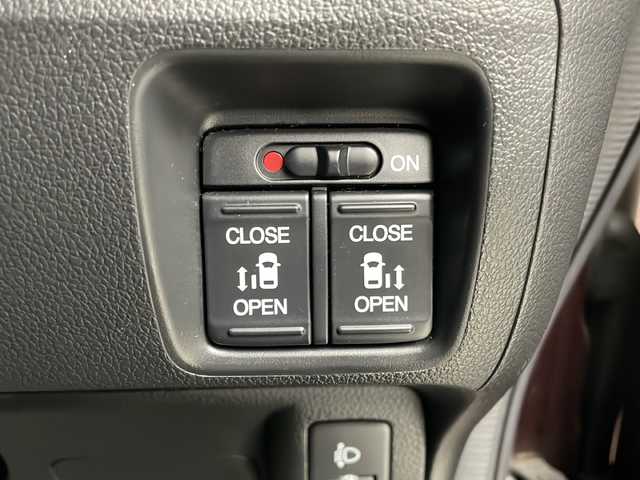 ホンダ Ｎ ＢＯＸ G 大阪府 2015(平27)年 3.6万km プレミアムディープロッソパール 純正インターナビ(Gathers/VXM-155VSi)/【ワンセグTV/Bluetooth/CD/DVD/USB接続/SD】/両側パワースライドドア/バックカメラ/シティブレーキアクティブシステム(CTBA)/レーザーセンサー/自動ブレーキ/誤発進抑制機能/純正14インチAW/ハロゲンヘッドライト/後席チップアップシート/ベンチシート/パワステ/パワーウィンドウ/サイドエアバック/カーテンエアバック/プラズマクラスター/スマートキー/プッシュスタート/保証書/点検記録簿